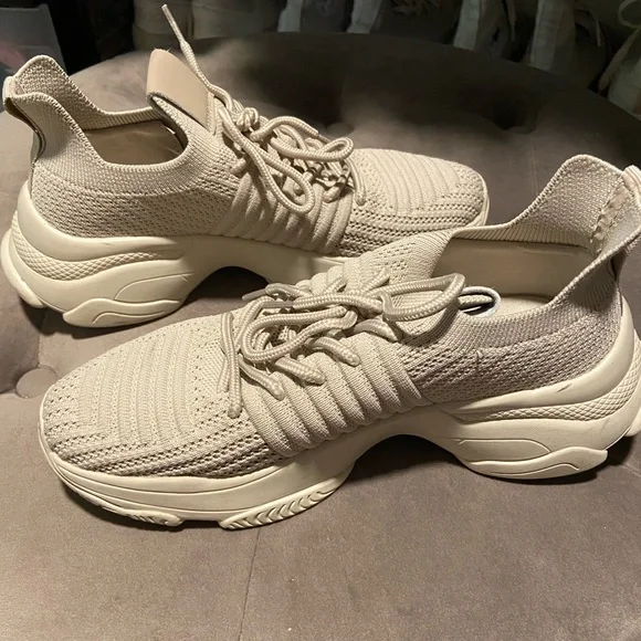 Tan lightweight tennis shoes, size 6.5 - Picture 7 of 8